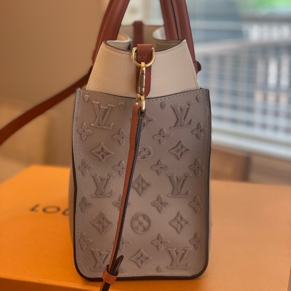 Louis Vuitton ON MY SIDE MM - Picture 5 of 17